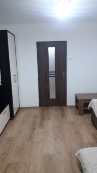 Garsonieră 34 mp de închiriat – Str. Olimpiadei, Oradea, mobilată și utilată.