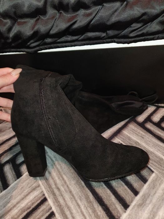 Нови велурени ботуши
