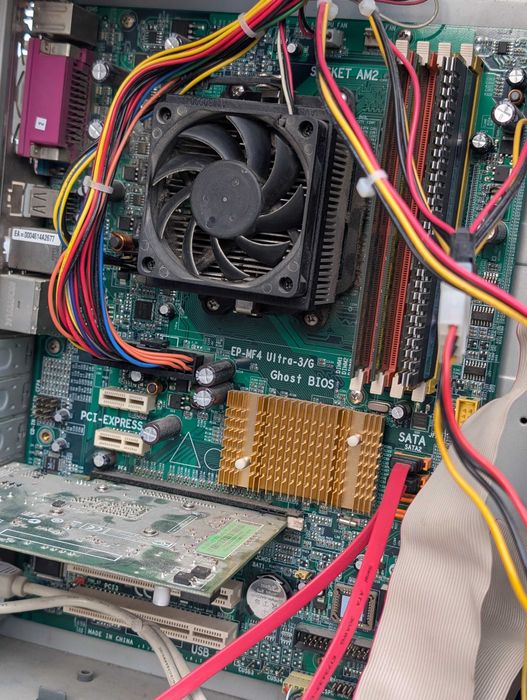 Кутия за PC Spire SwordFin Tower.