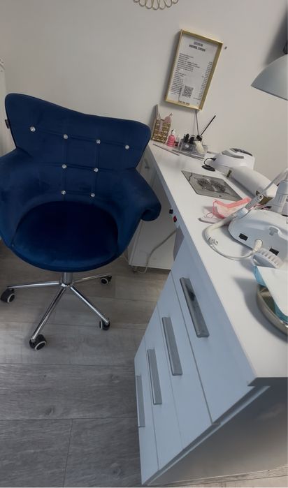 Vand mobila de salon