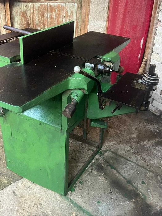 Дърводелска машина