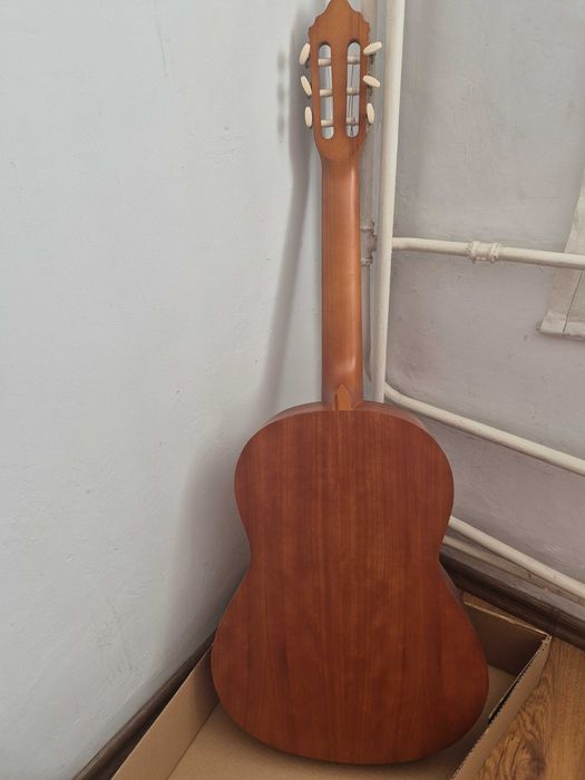 Chitara clasica Valencia VC 204