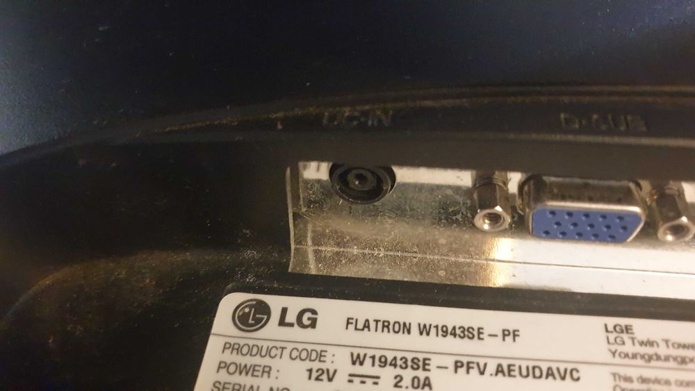 Монитор LG 18.5"