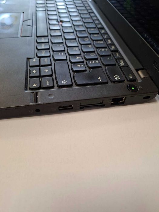Лаптоп Lenovo ThinkPad X250 i5 ram 8 ssd 512