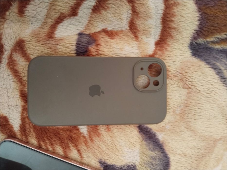 iPhone 15 розовый идеальный