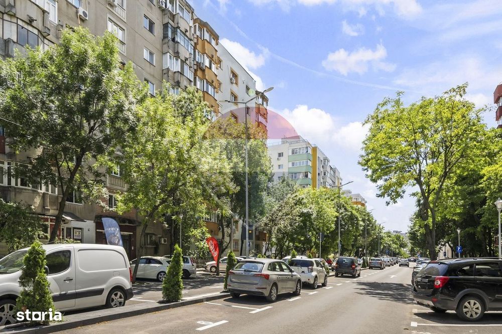 Apartament cu 4 camere de vânzare în zona Sebastian