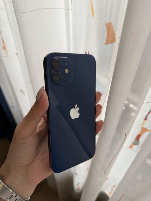 Iphone 12.