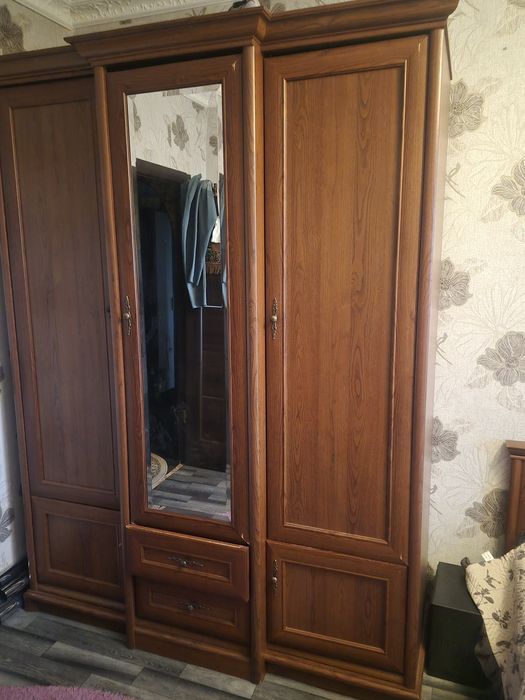 Продам спальный гарнитур