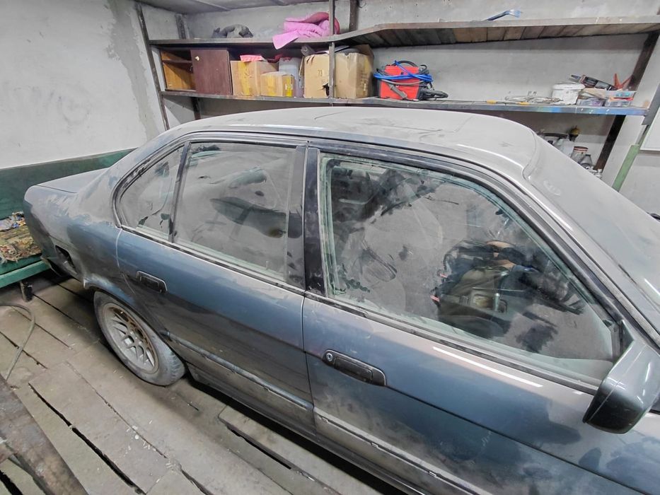 Продам бмв е34 по запчастям