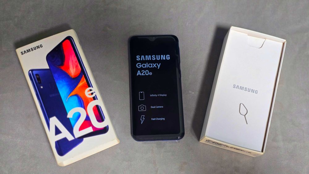 Telefon mobil Samsung Galaxy A20e, dual sim, 32 gb