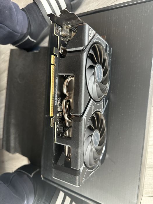 Vand placa video ASUS  RTX 4060