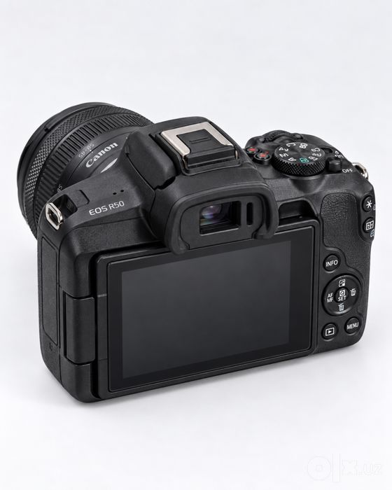 Canon EOS R50 + RF-S 18–45mm