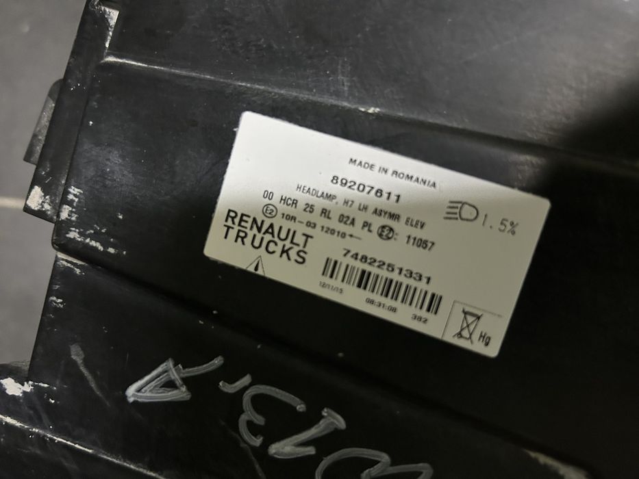 Фар ляв Renault T-seria след 2013г. 89207611 . #021V