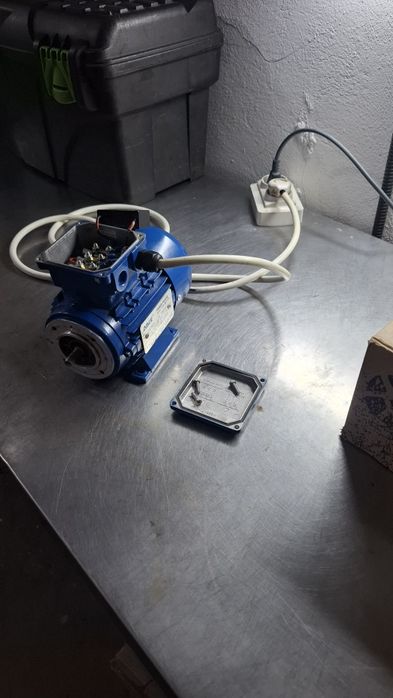 Двигатель BLE 230/400