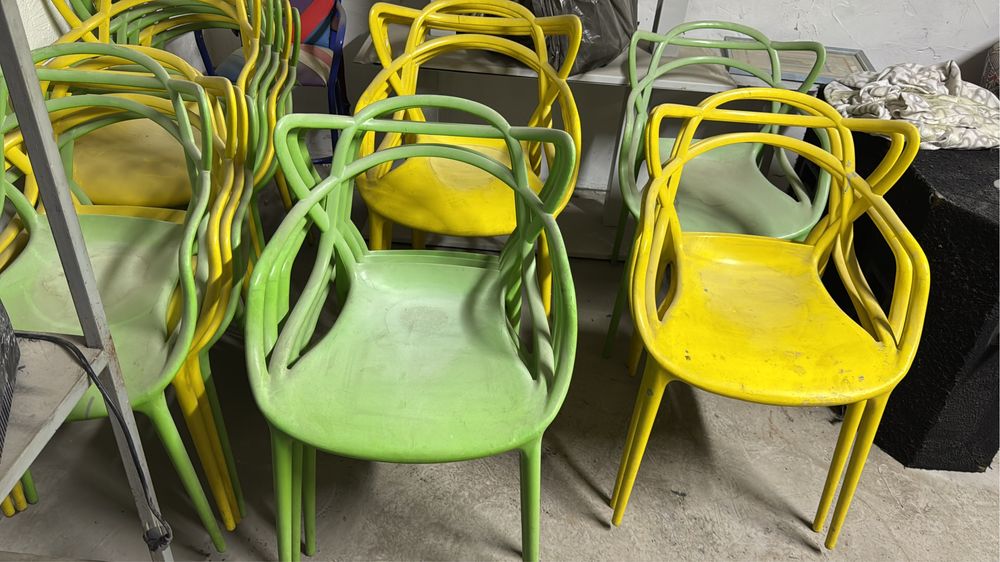 Стулья пластиковые