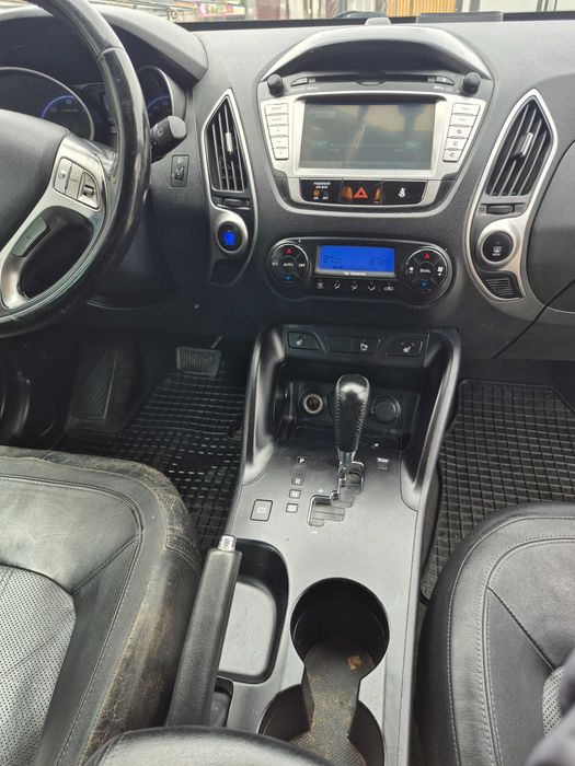 Auto, moto, ambarcatiuni autoturisme