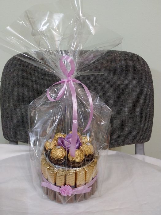 Aranjamente din satin și bomboane Ferrero Roche