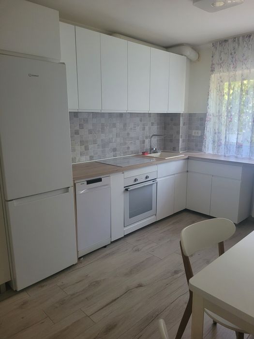 Închiriez apartament 2 camere