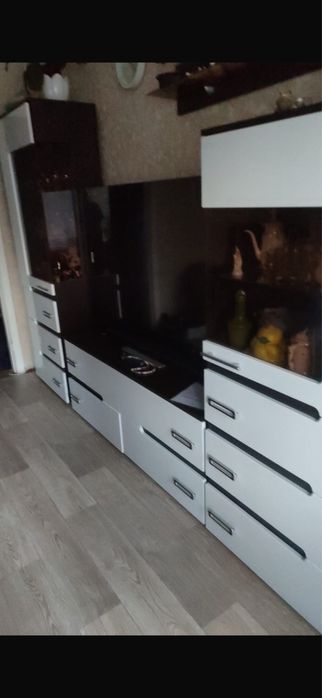 Срочно стенка в гостиную!