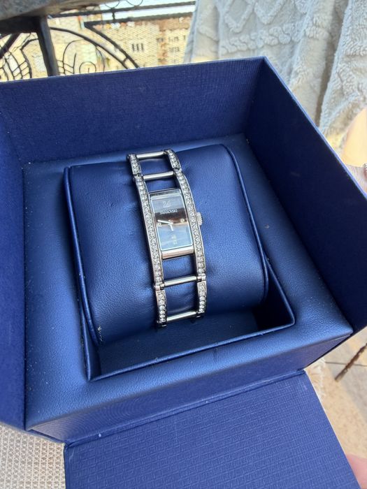 Часовник Swarovski