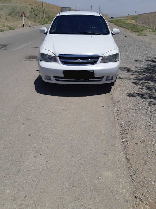 Ласетти 1.8 сотилади