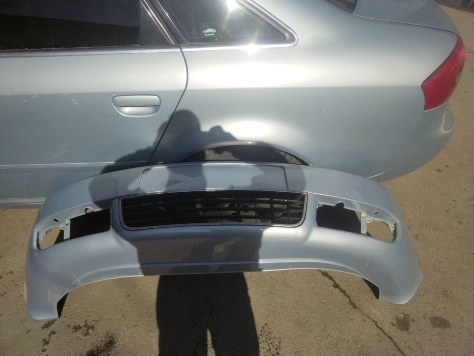 Бампер перед "ауди" а-6 ц-5.