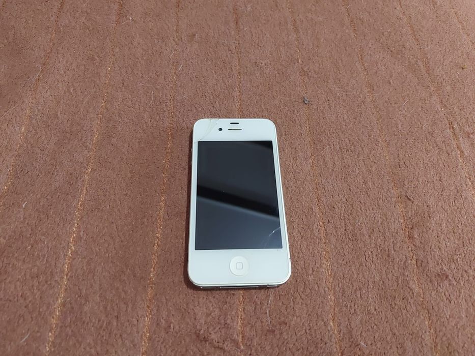 Iphone 4, pentru piese 3 bucati