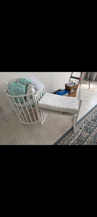 Продам манеж со всей комплектацией