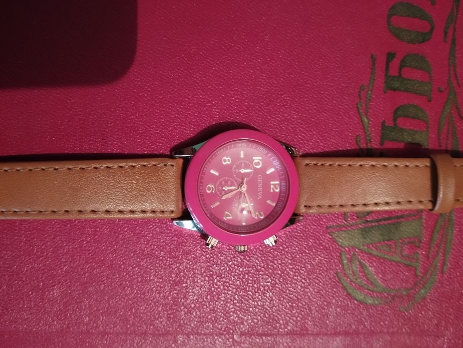 Продам часы женские