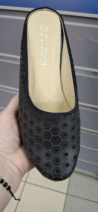 Продам женскую обувь