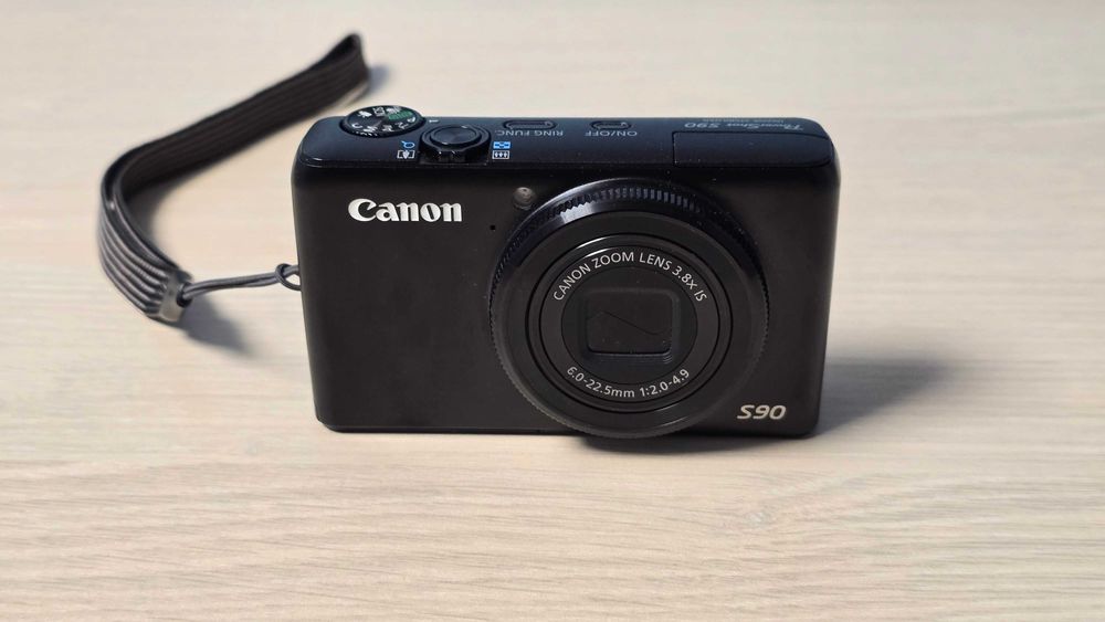 Canon PowerShot S90