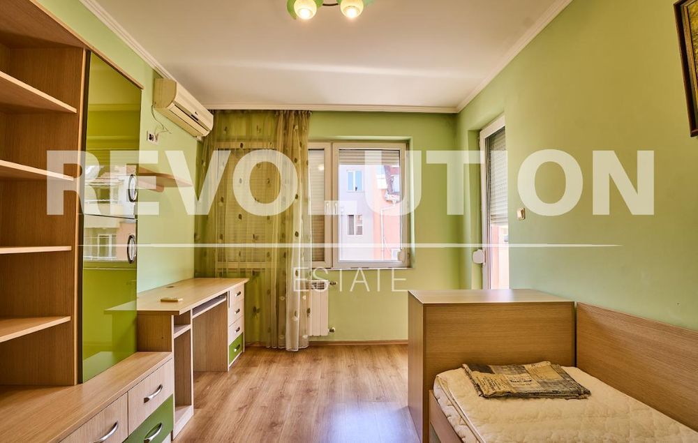 Дава се под наем Четиристаен апартамент в Пловдив, Кършияка - 145 кв.м за 700 € - Снимка #9