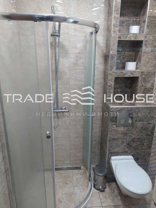 Дава се под наем Двустаен апартамент в Пловдив, Младежки Хълм - 75 кв.м за 400 € - Снимка #2