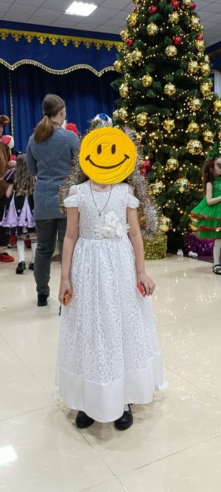 Продам платье для девочки.