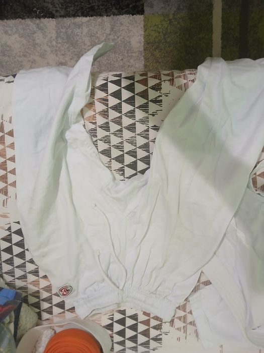 Кимоно Kynkyokoshinkai+ бял коланн