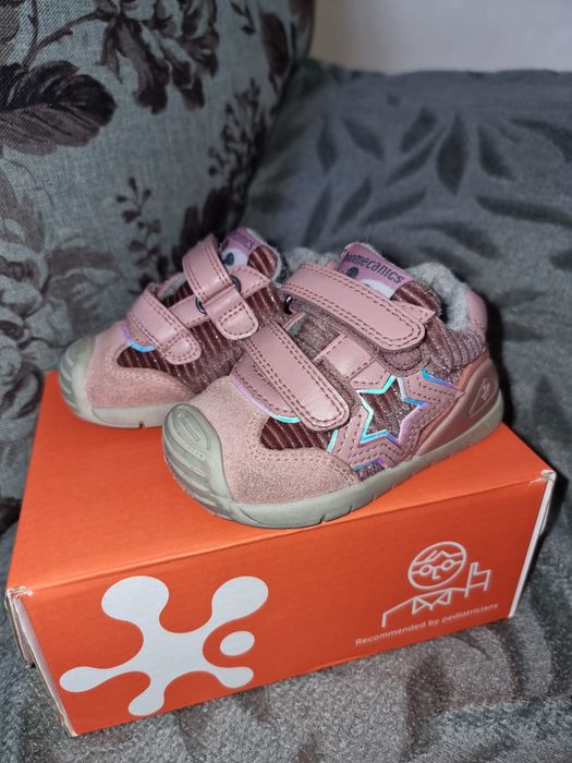 Зимни обувки Biomecanics 

Размер 19

Стелка 12 см, ходило до 11 см