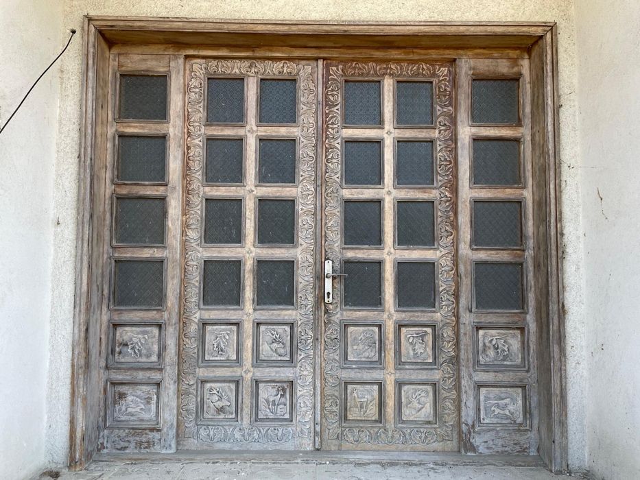 Ușă dublă din stejar sculptată - cu motive de vanatoare/natura