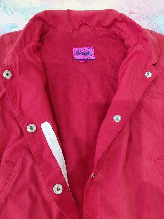 Продам  ветровку на девочку.