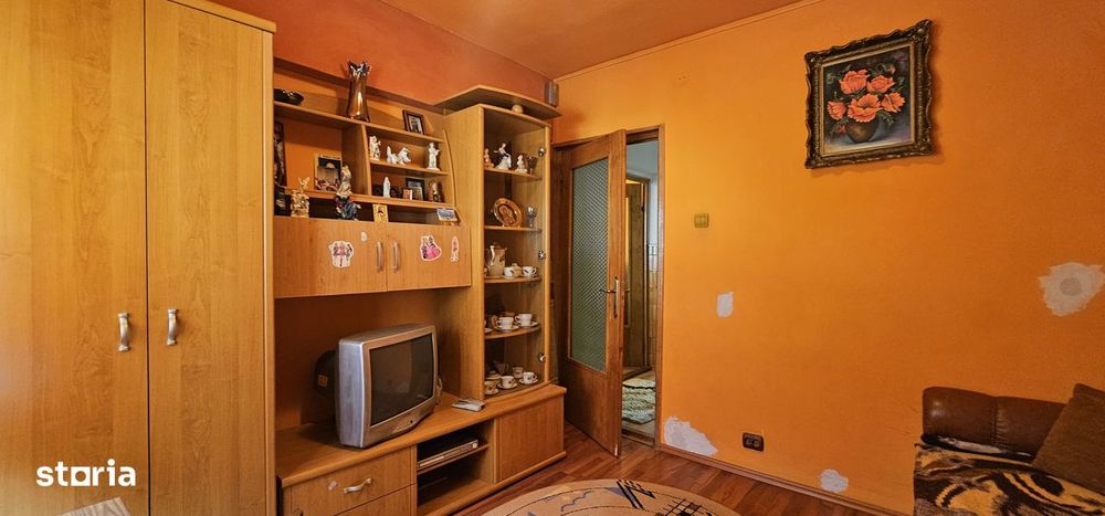 Vandapartament de 3 camere,decomandate ,confort 1 situat pe str.Uzinei