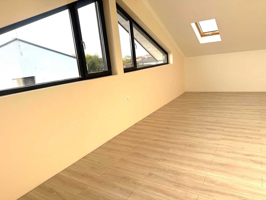 Продава се Къща в с. Радиново, Област Пловдив - 360 кв.м за 566 €/кв.м - Снимка #11