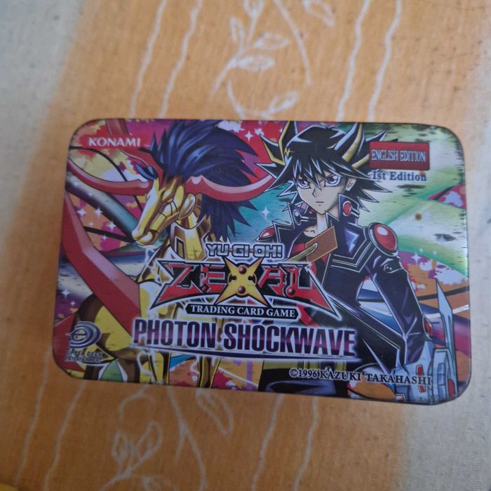 Стара кутия с Yu-Gi-Oh карти