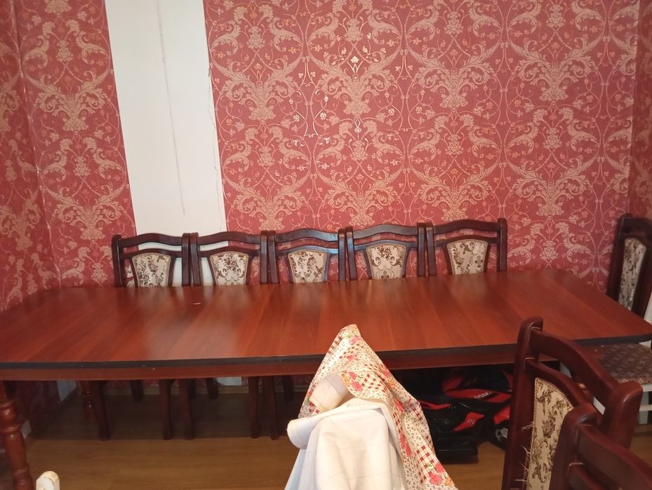 Стол для гостиной