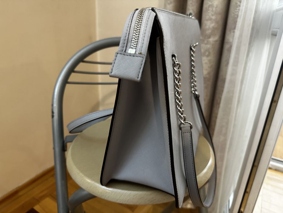 Серая сумка Dkny