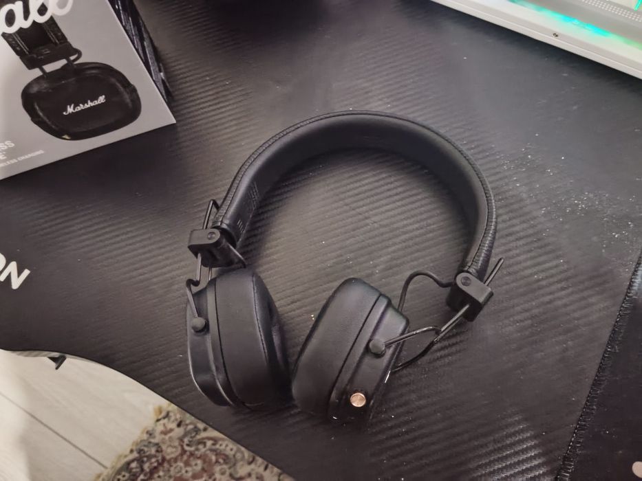 Продаю наушники Marshall major 4