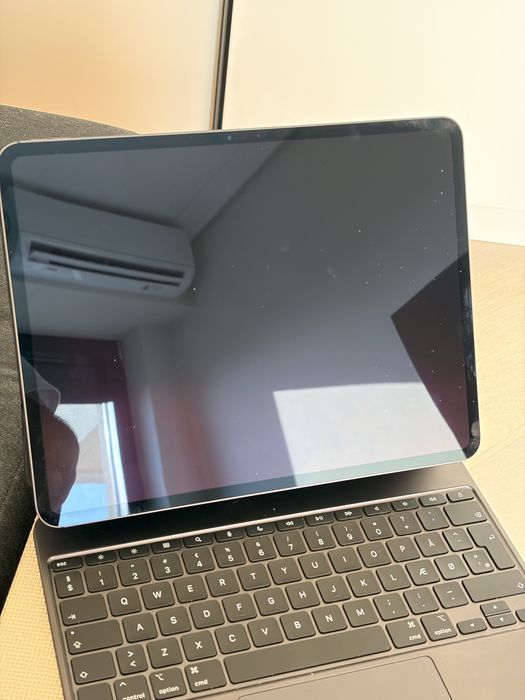 Apple iPad Pro 13-inch (M5) /256GB / Wi-Fi / Space Black