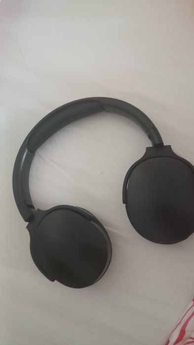 Căști perfect funcționale + încărcător