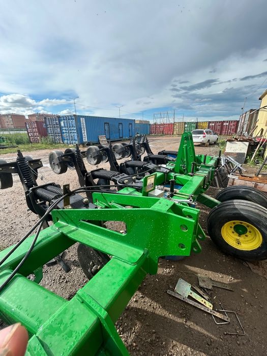 Глубукорехлитель 2100 John Deere