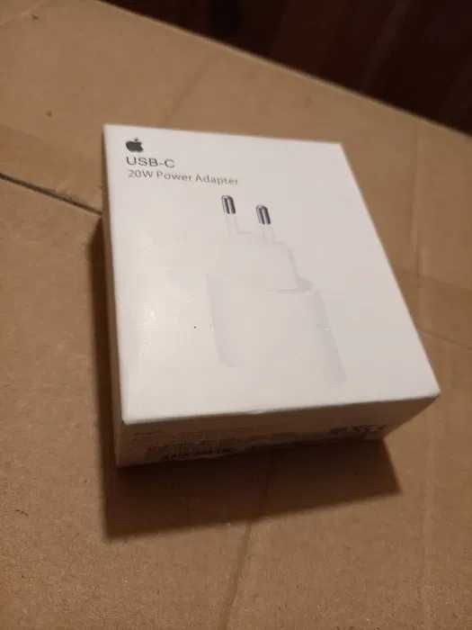 НОВ Apple iPhone AIR 256 GB Cloud White + оригинален MagSafe калъф и оригинално 20W зарядно