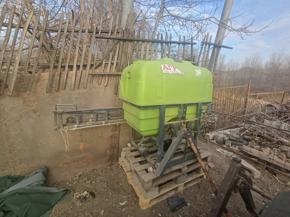 Трактор Ловол 904