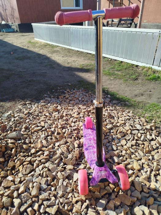 Самокат для девочки высота ручки 76 см